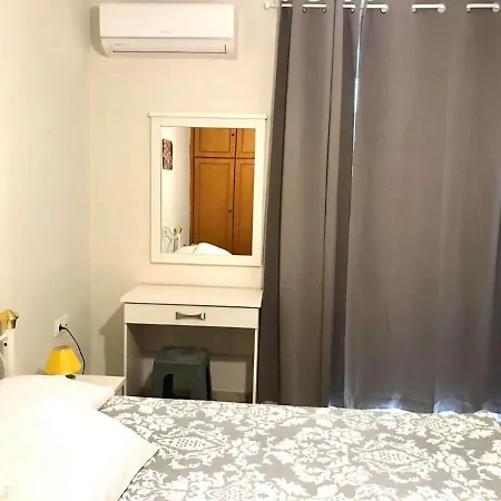 Lilis In Center With Sea View Apartment