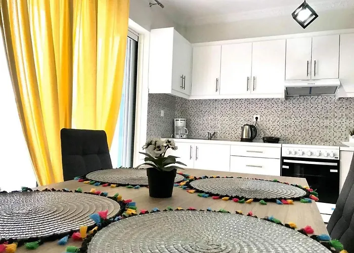 Apartamento Lilis In Center With Sea View Kárpatos