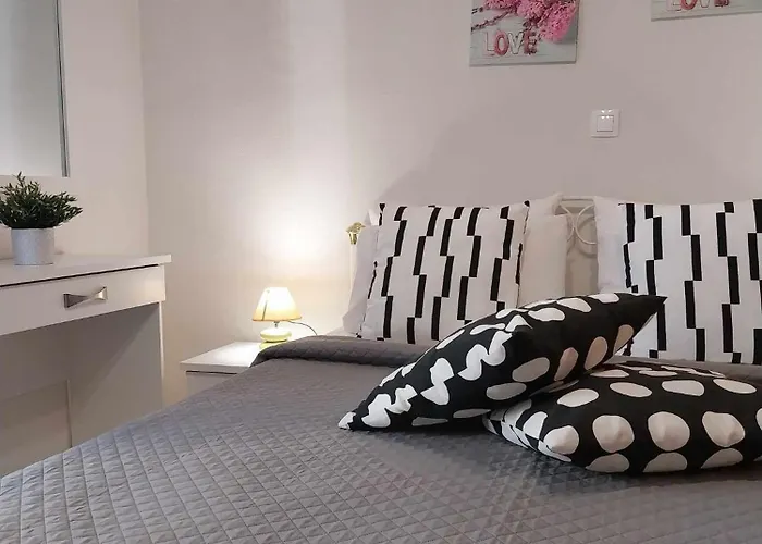 Lilis In Center With Sea View Apartamento *